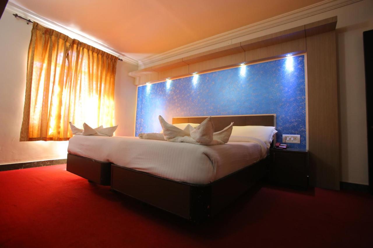 Hotel City Palace Ооти Екстериор снимка