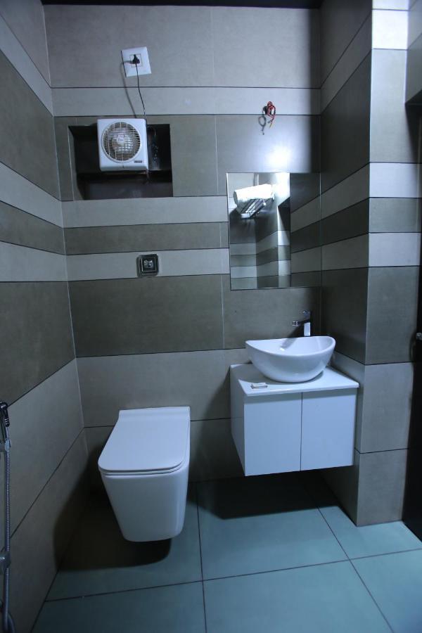 Hotel City Palace Ооти Екстериор снимка