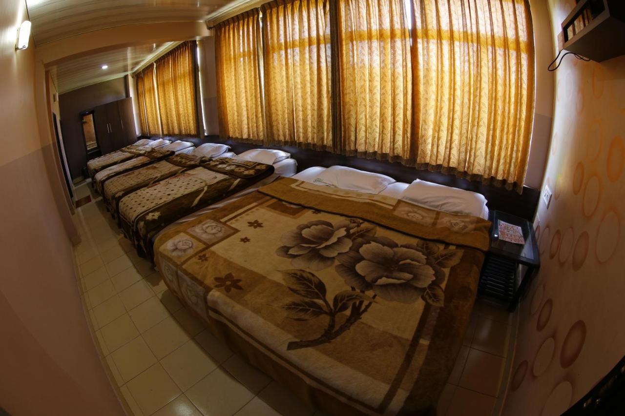 Hotel City Palace Ооти Екстериор снимка