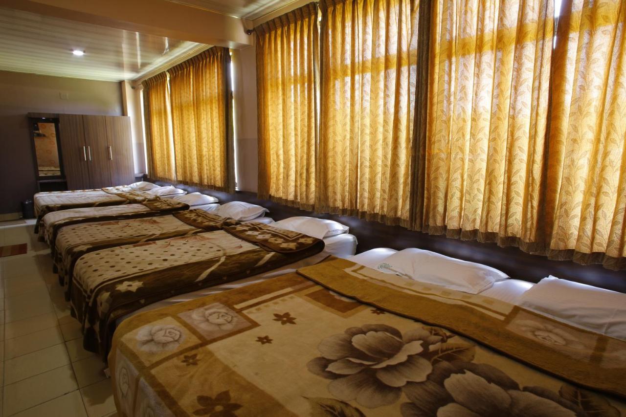 Hotel City Palace Ооти Екстериор снимка